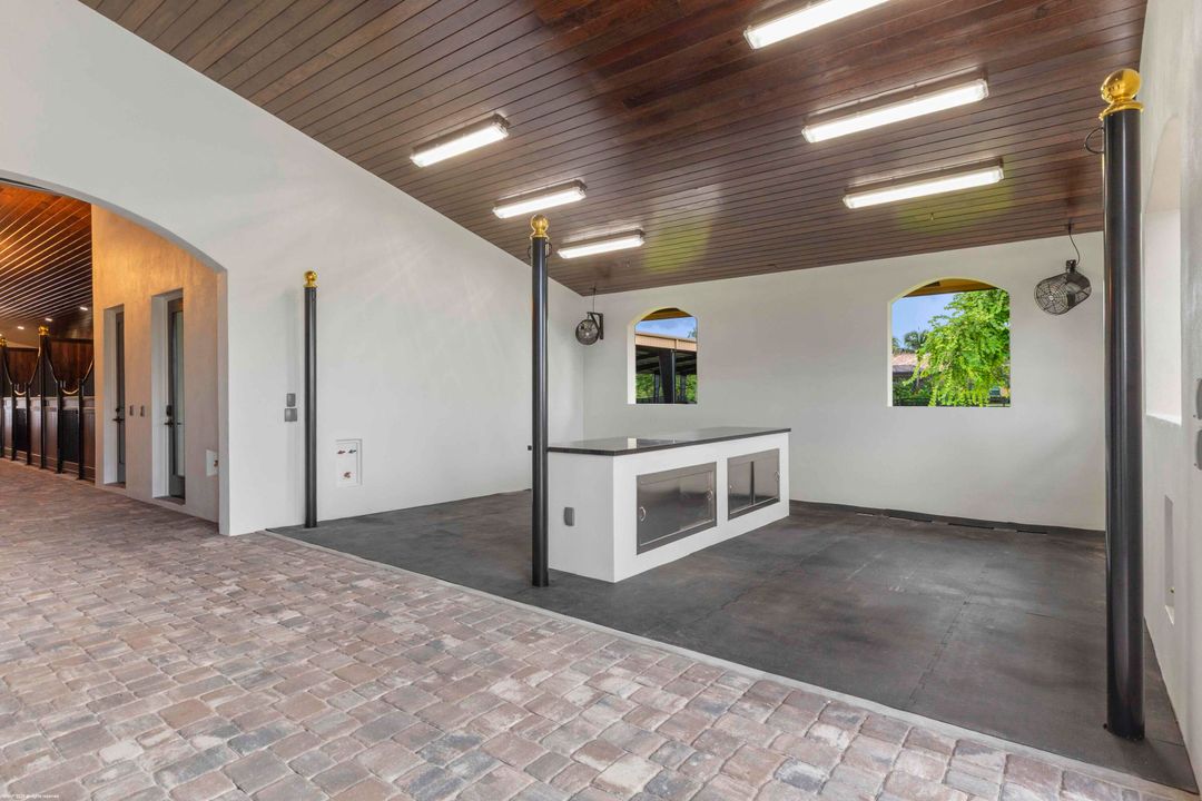 出租: $13,500 (1 贝兹, 2 浴室, 870 平方英尺)