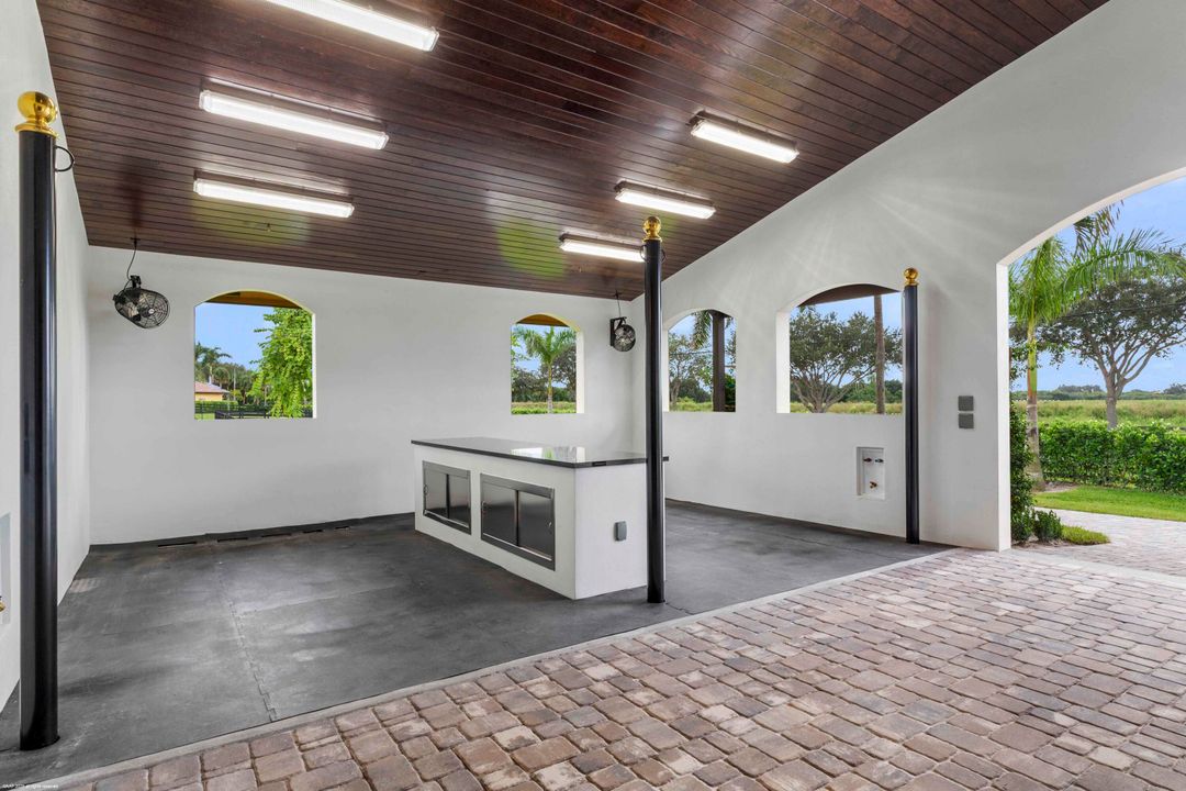 出租: $13,500 (1 贝兹, 2 浴室, 870 平方英尺)