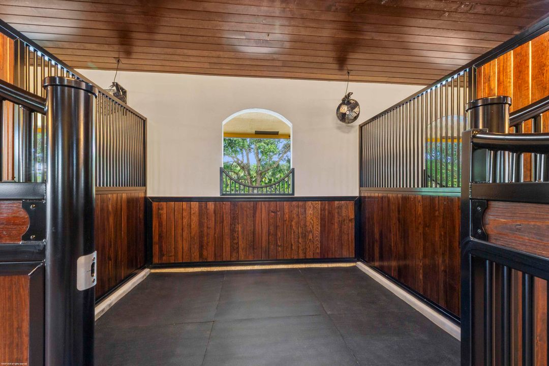 出租: $13,500 (1 贝兹, 2 浴室, 870 平方英尺)