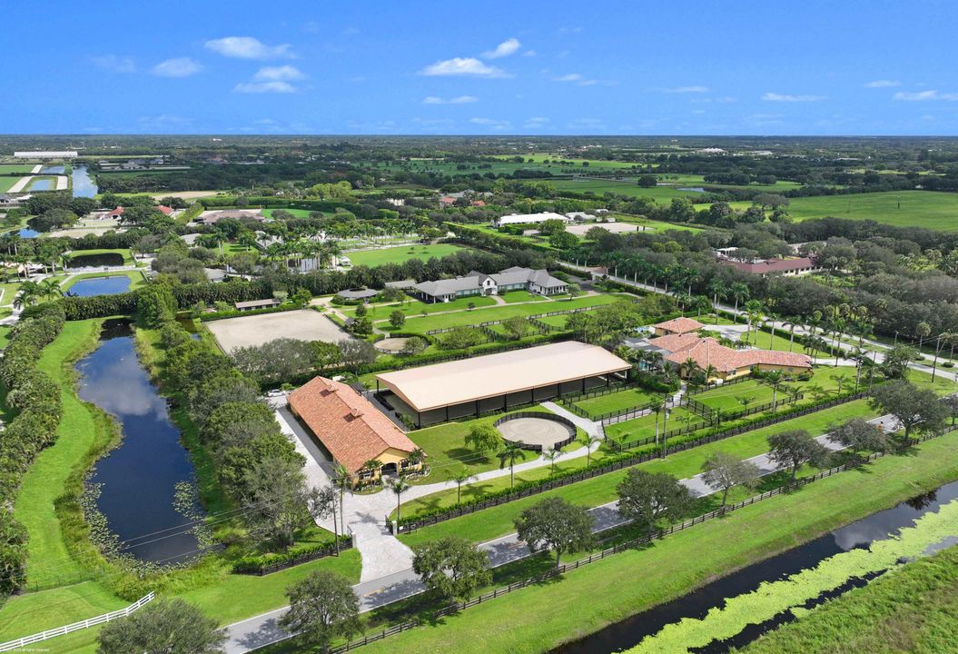 出租: $13,500 (1 贝兹, 2 浴室, 870 平方英尺)