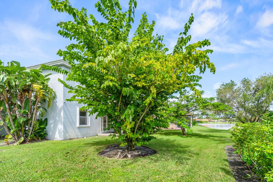 En Venta: $890,000 (5 camas, 3 baños, 2890 Pies cuadrados)