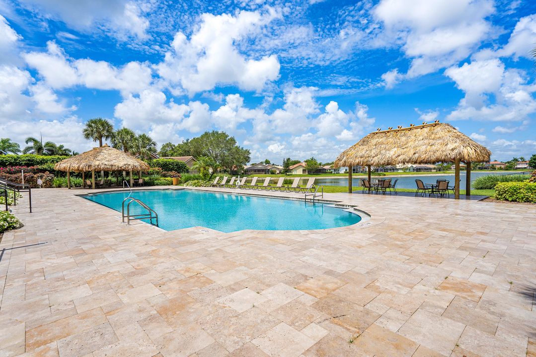 En Venta: $890,000 (5 camas, 3 baños, 2890 Pies cuadrados)