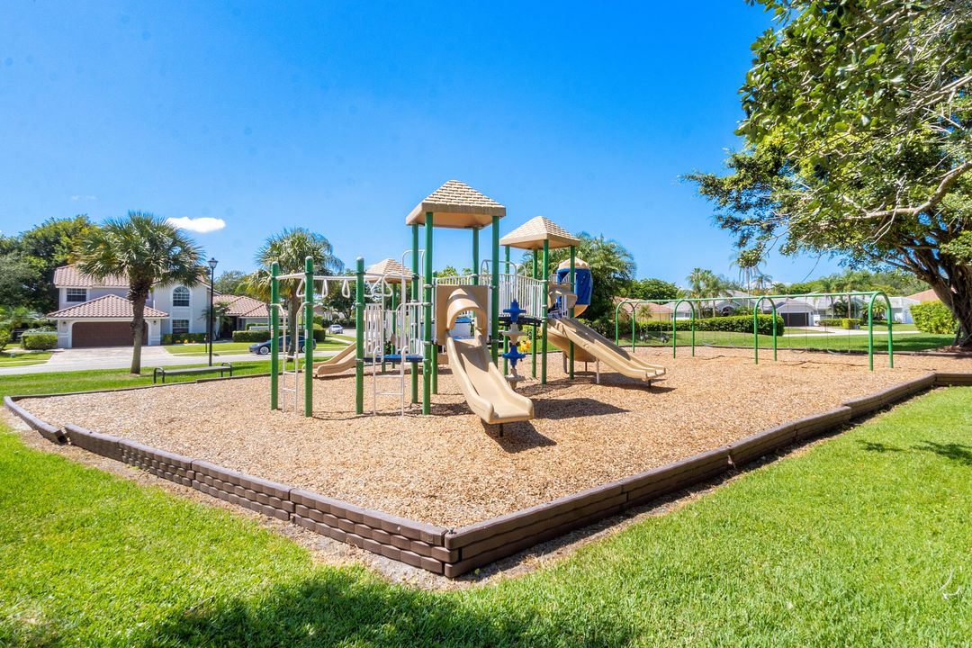 En Venta: $890,000 (5 camas, 3 baños, 2890 Pies cuadrados)