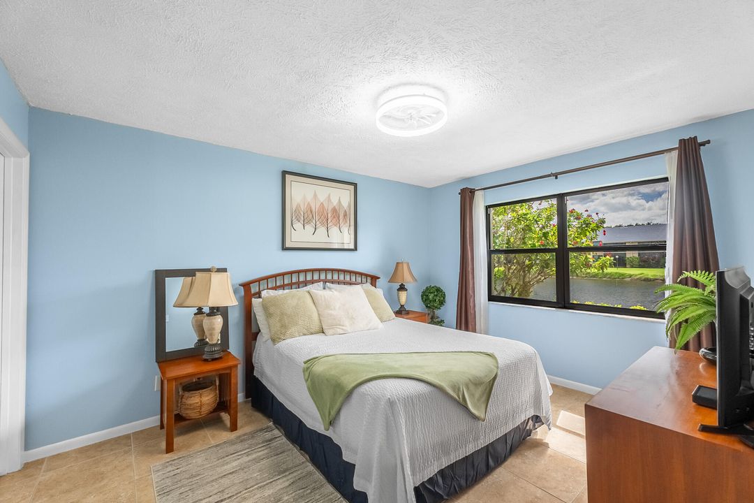 На продажу: $207,000 (2 спален, 2 ванн, 1034 Квадратных фут)