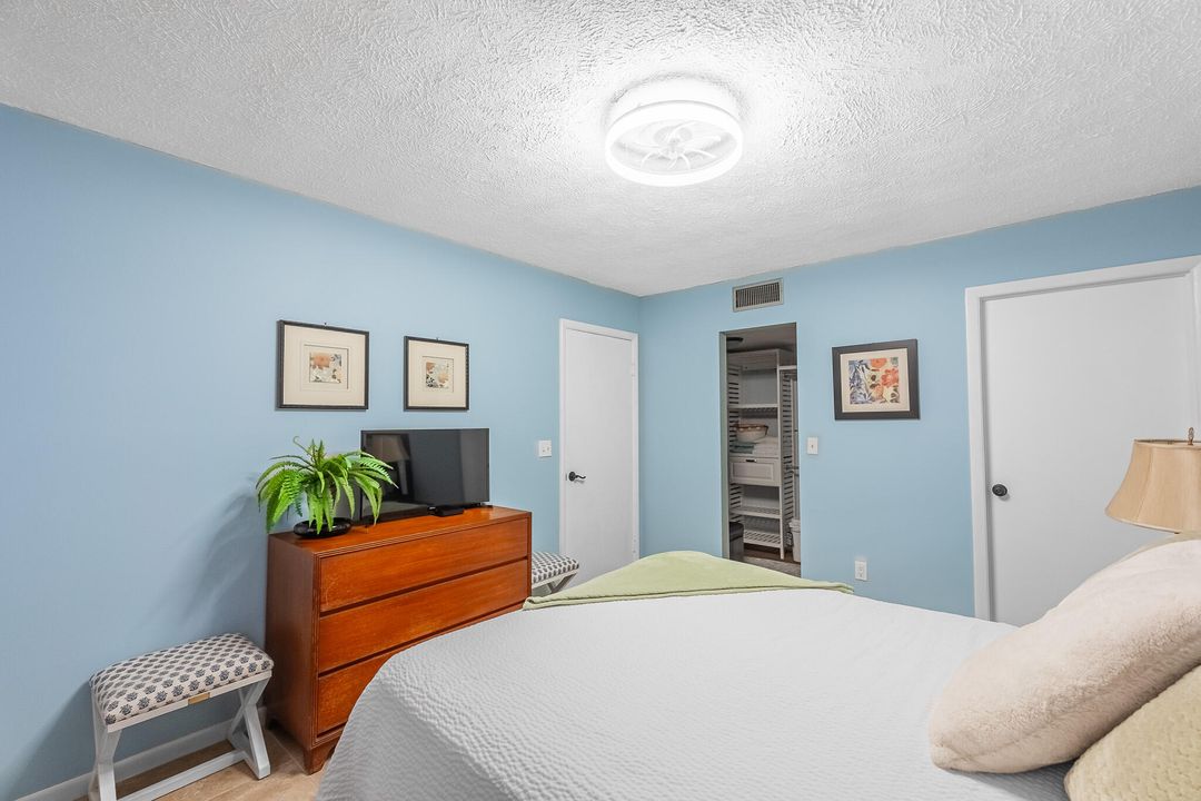 На продажу: $207,000 (2 спален, 2 ванн, 1034 Квадратных фут)