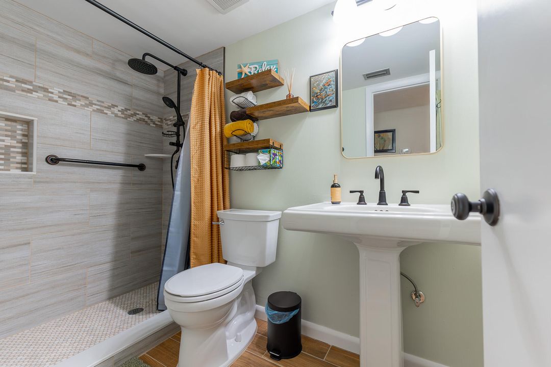 На продажу: $207,000 (2 спален, 2 ванн, 1034 Квадратных фут)