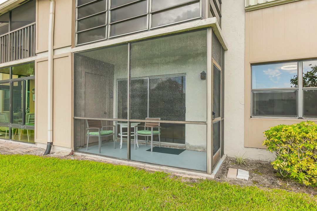 На продажу: $207,000 (2 спален, 2 ванн, 1034 Квадратных фут)