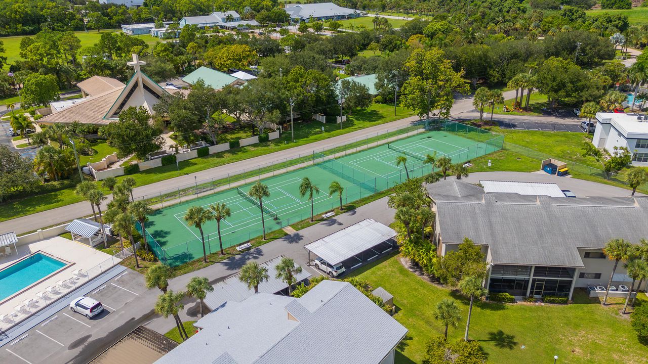 На продажу: $207,000 (2 спален, 2 ванн, 1034 Квадратных фут)