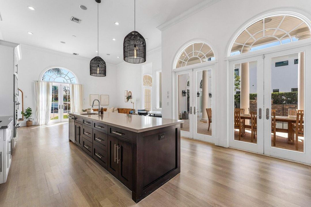 На продажу: $5,950,000 (6 спален, 7 ванн, 6351 Квадратных фут)