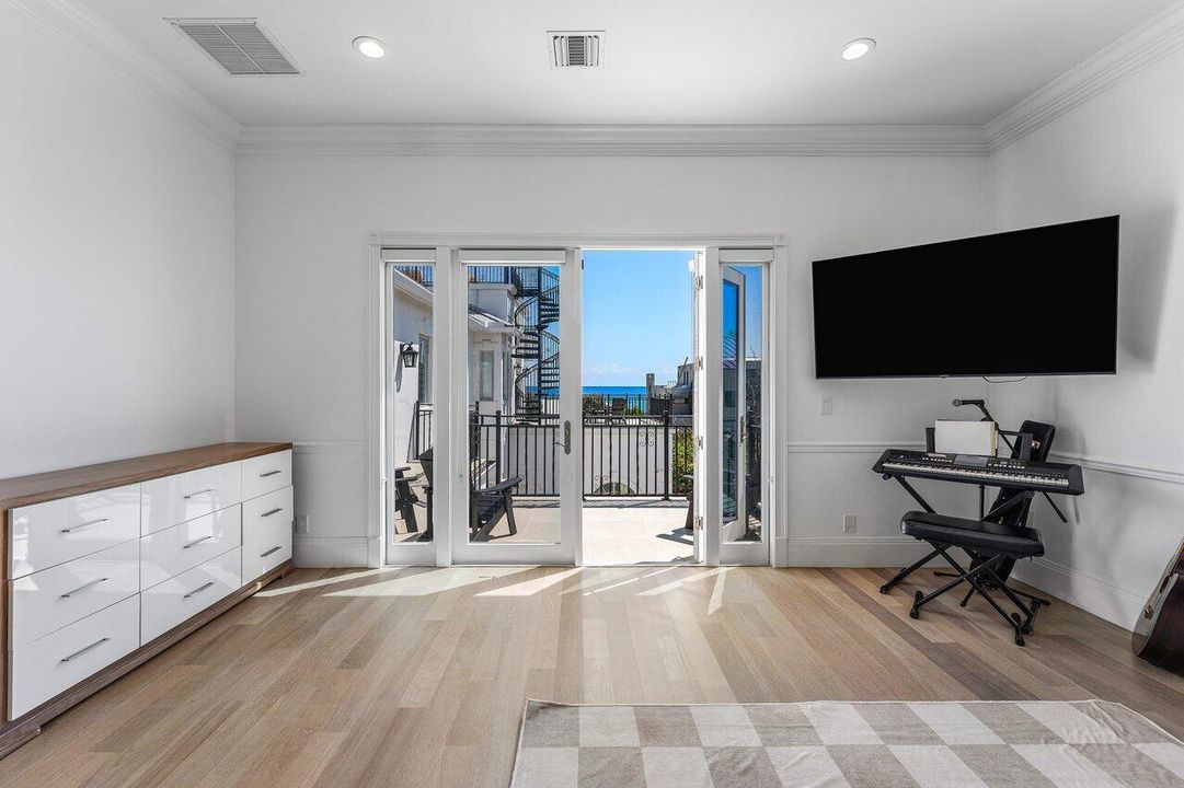 На продажу: $5,950,000 (6 спален, 7 ванн, 6351 Квадратных фут)