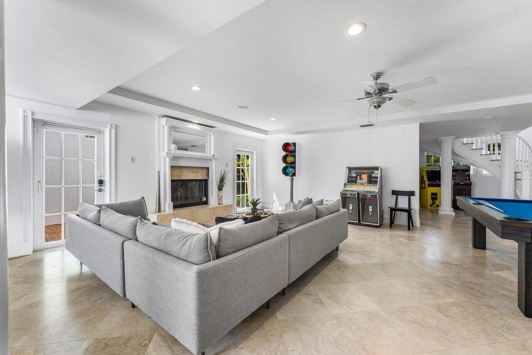 На продажу: $5,950,000 (6 спален, 7 ванн, 6351 Квадратных фут)