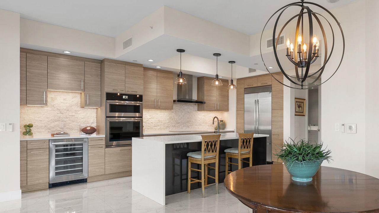 En Venta: $1,550,000 (2 camas, 2 baños, 1850 Pies cuadrados)