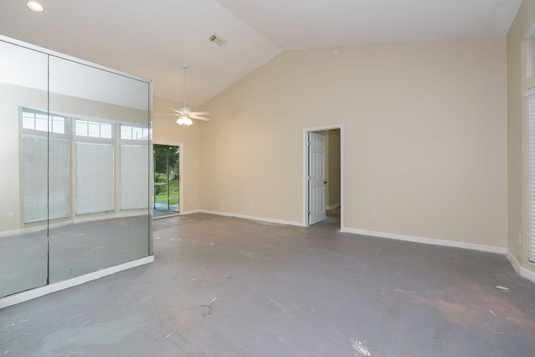 Active With Contract: $639,000 (6 beds, 4 baths, 3224 Square Feet)