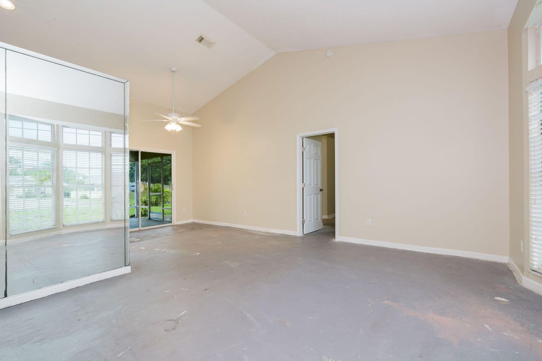 Active With Contract: $639,000 (6 beds, 4 baths, 3224 Square Feet)