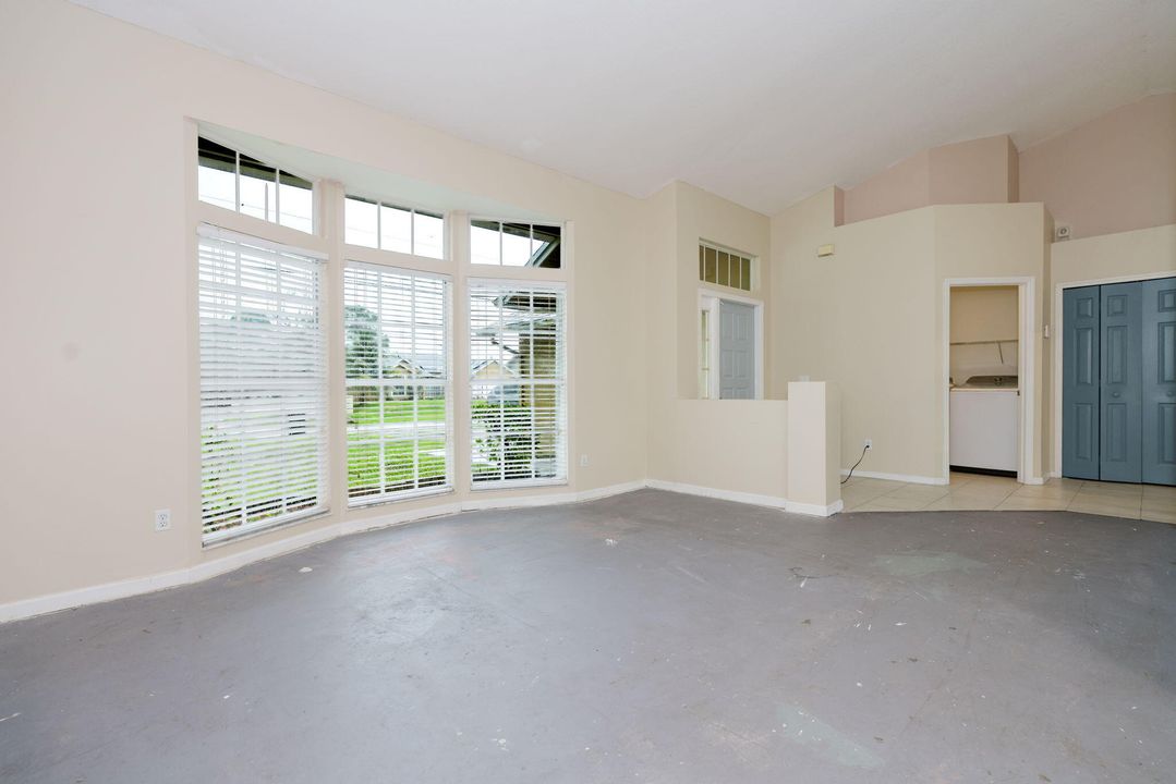 Active With Contract: $639,000 (6 beds, 4 baths, 3224 Square Feet)