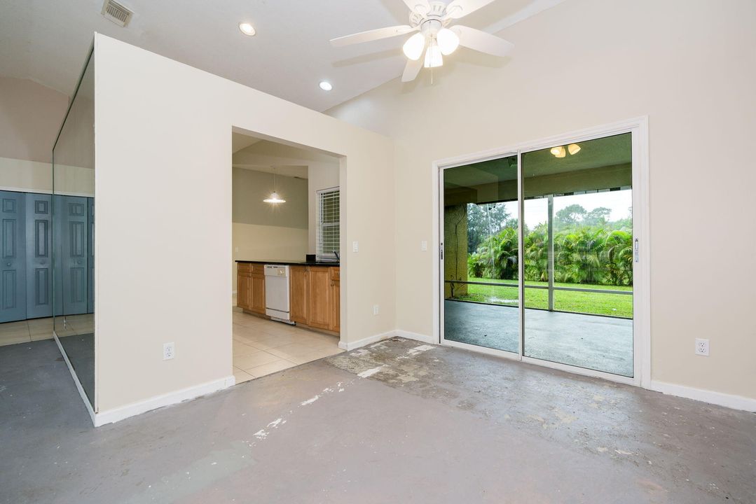 Active With Contract: $639,000 (6 beds, 4 baths, 3224 Square Feet)