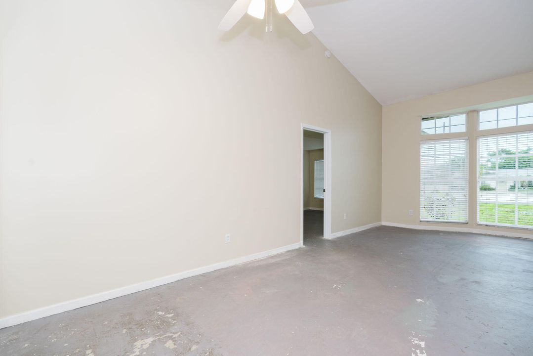 Active With Contract: $639,000 (6 beds, 4 baths, 3224 Square Feet)