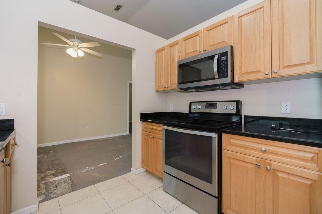 Active With Contract: $639,000 (6 beds, 4 baths, 3224 Square Feet)