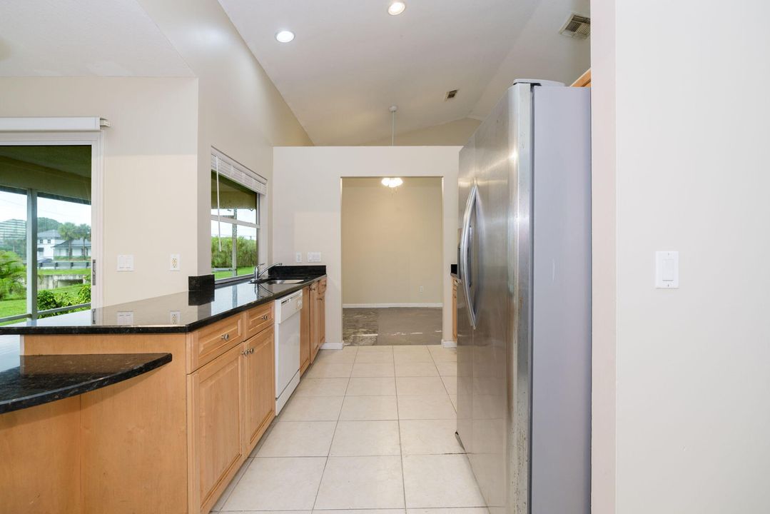 Active With Contract: $639,000 (6 beds, 4 baths, 3224 Square Feet)