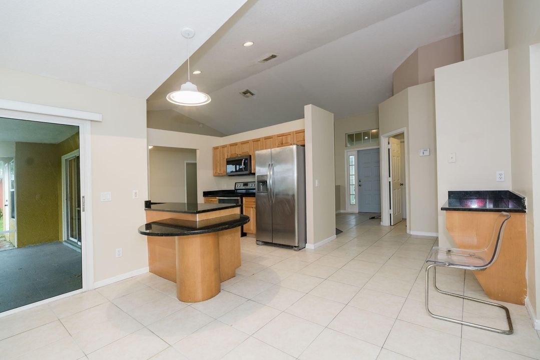 Active With Contract: $639,000 (6 beds, 4 baths, 3224 Square Feet)