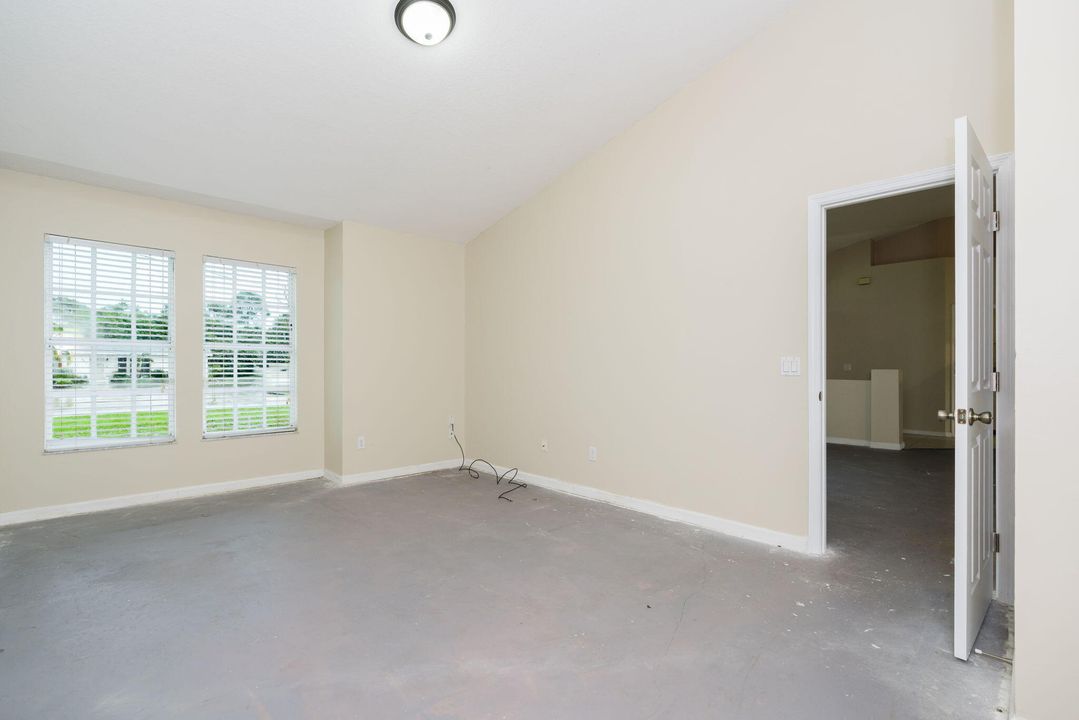 Active With Contract: $639,000 (6 beds, 4 baths, 3224 Square Feet)