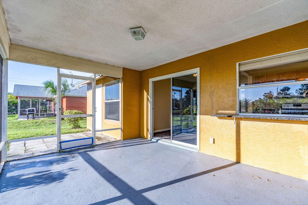 Active With Contract: $639,000 (6 beds, 4 baths, 3224 Square Feet)