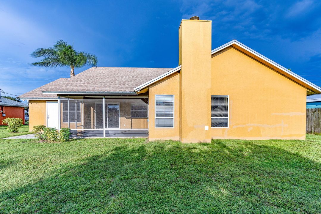 Active With Contract: $639,000 (6 beds, 4 baths, 3224 Square Feet)