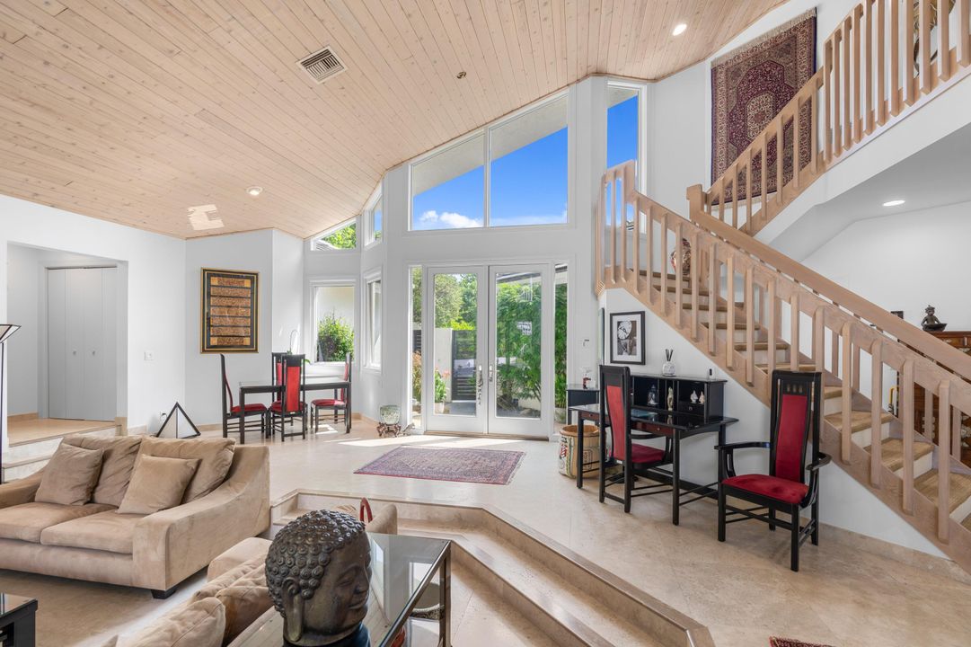 Activo con contrato: $3,375,000 (4 camas, 3 baños, 3462 Pies cuadrados)