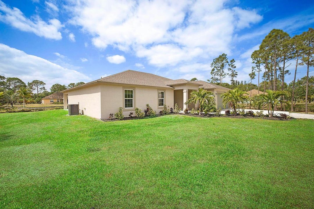 For Sale: $705,000 (4 beds, 2 baths, 2011 Square Feet)