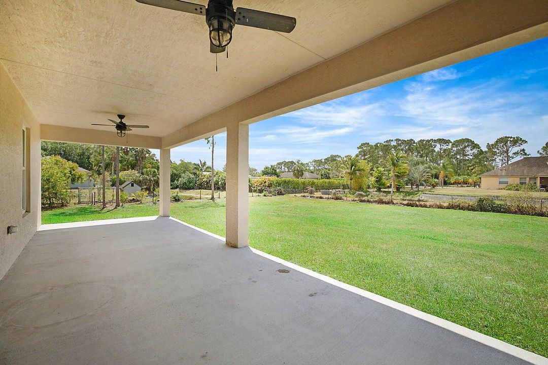 For Sale: $705,000 (4 beds, 2 baths, 2011 Square Feet)