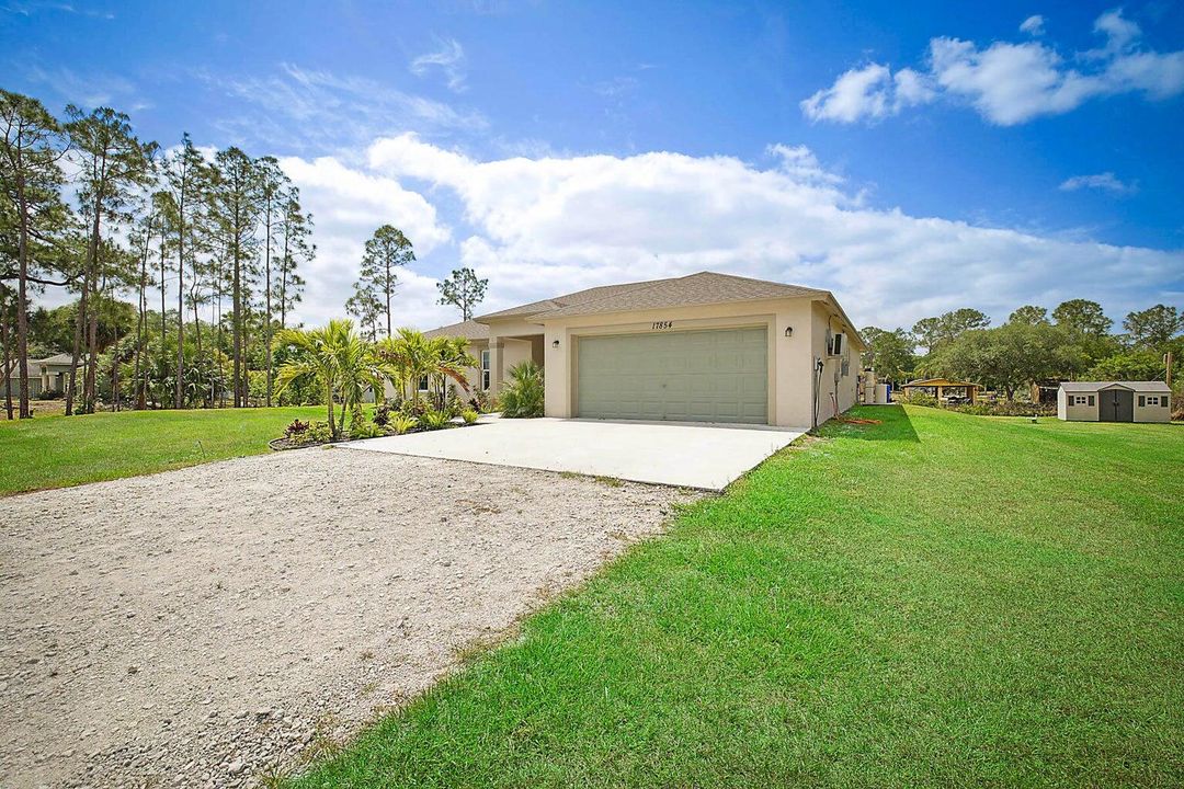 For Sale: $705,000 (4 beds, 2 baths, 2011 Square Feet)