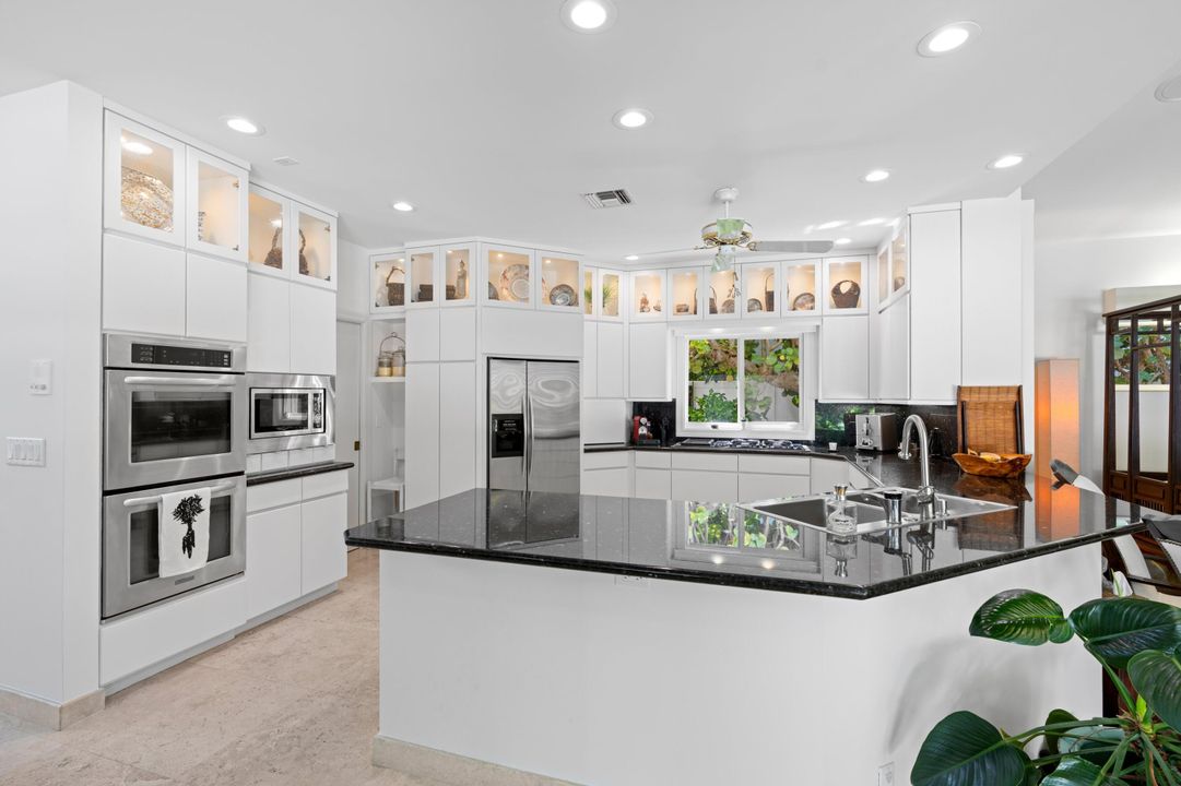 Activo con contrato: $3,375,000 (4 camas, 3 baños, 3462 Pies cuadrados)