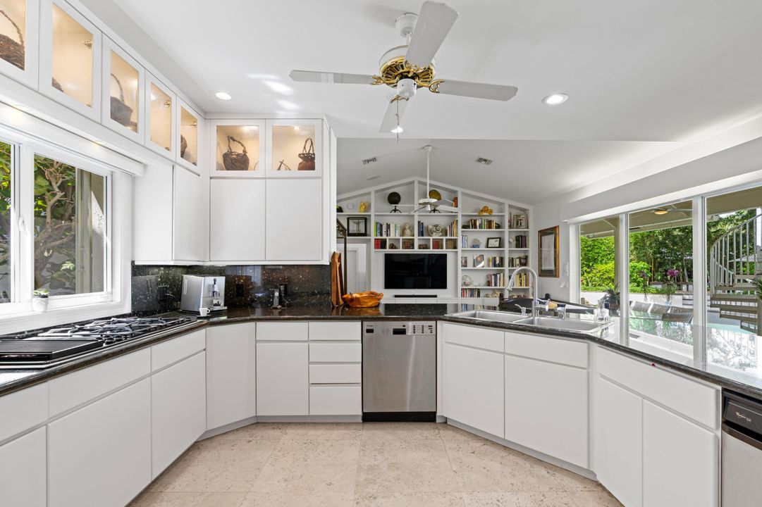 Activo con contrato: $3,375,000 (4 camas, 3 baños, 3462 Pies cuadrados)