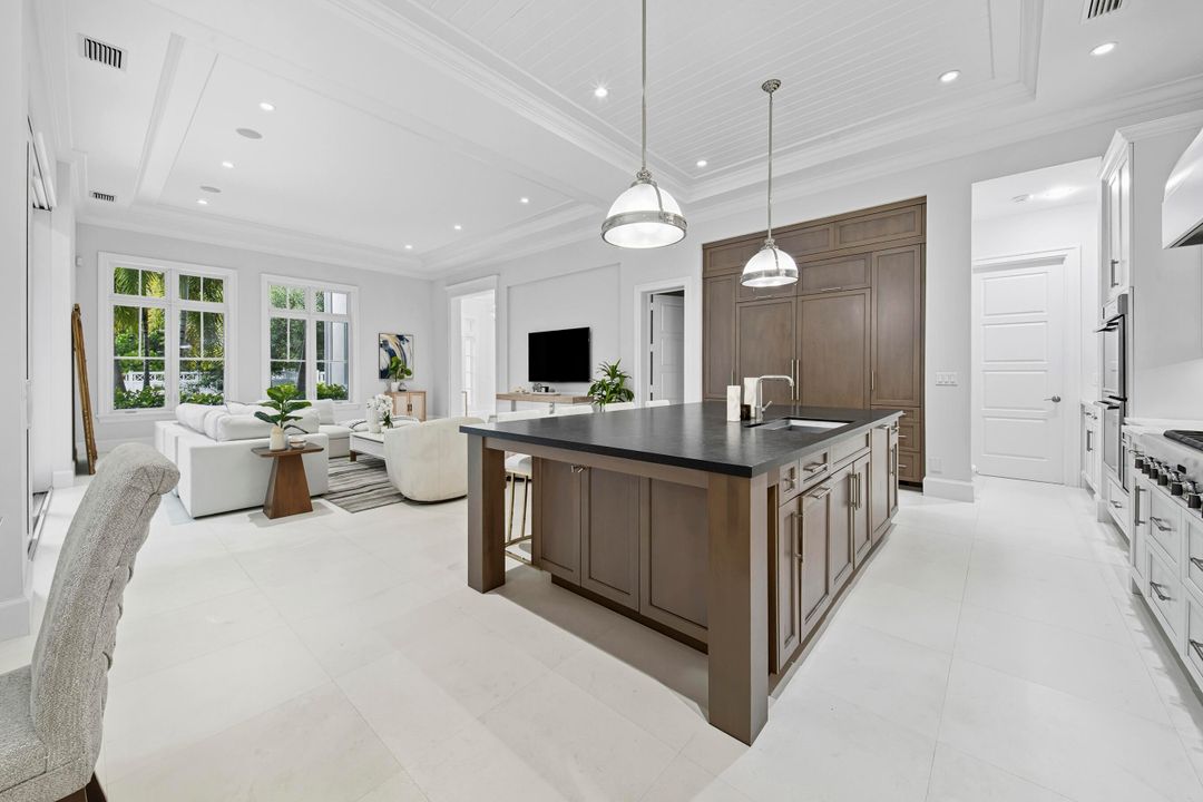 For Sale: $6,600,000 (4 beds, 4 baths, 5248 Square Feet)