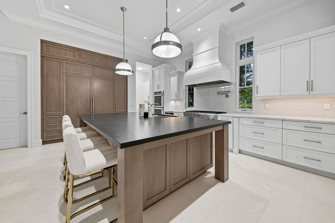 For Sale: $6,600,000 (4 beds, 4 baths, 5248 Square Feet)