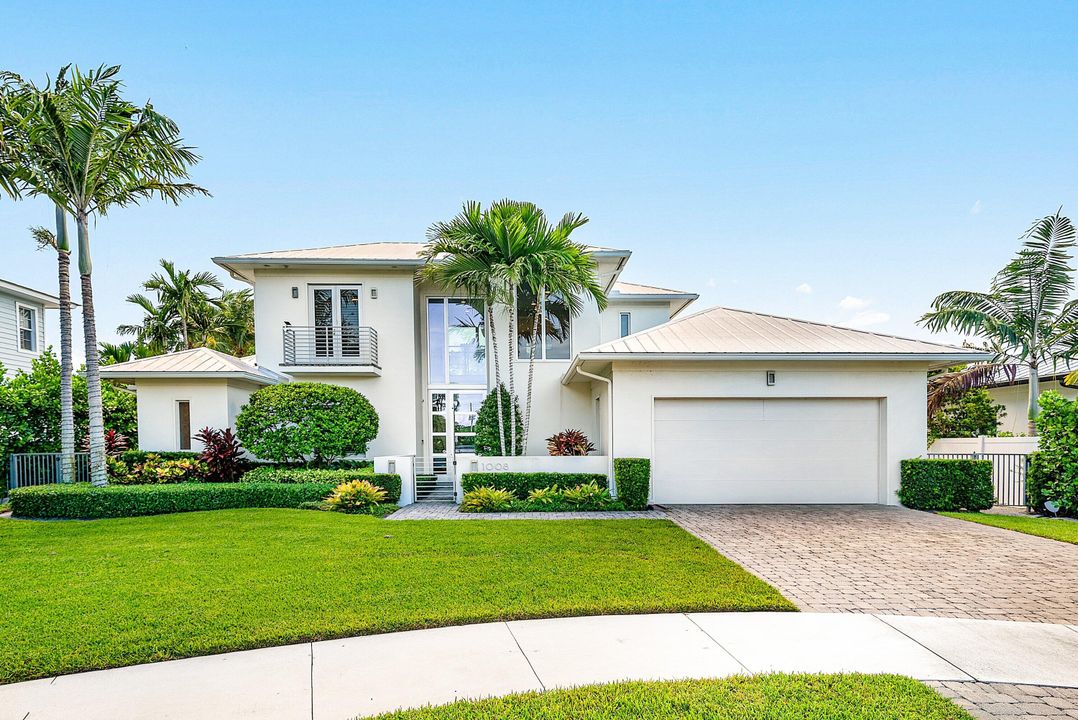 Active With Contract: $3,445,000 (4 beds, 4 baths, 3187 Square Feet)