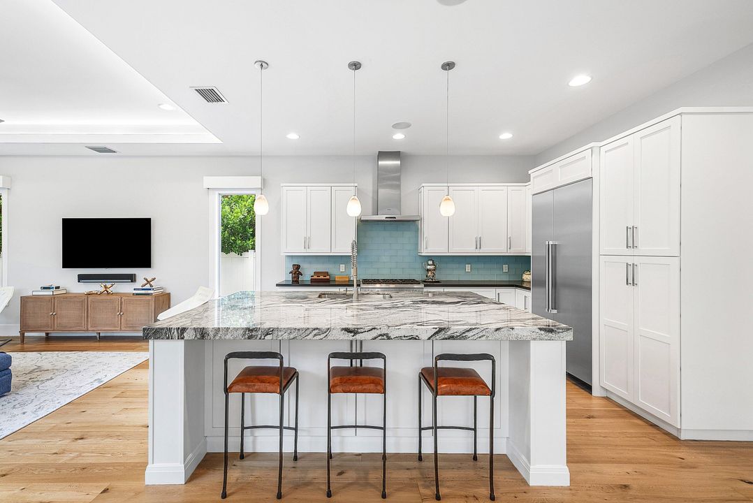 Active With Contract: $3,445,000 (4 beds, 4 baths, 3187 Square Feet)