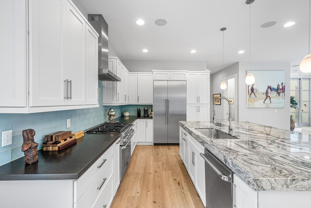 Active With Contract: $3,445,000 (4 beds, 4 baths, 3187 Square Feet)