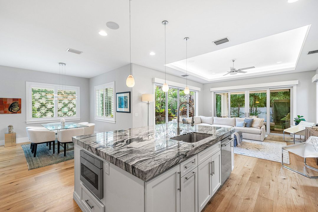 Active With Contract: $3,445,000 (4 beds, 4 baths, 3187 Square Feet)