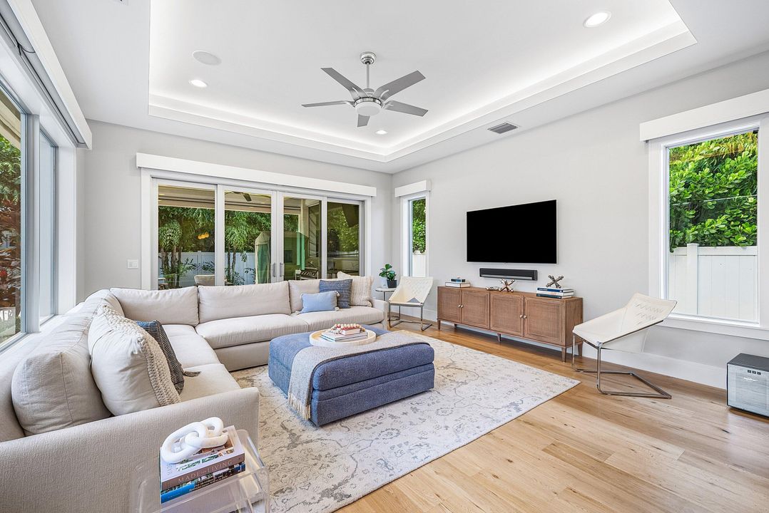 Active With Contract: $3,445,000 (4 beds, 4 baths, 3187 Square Feet)