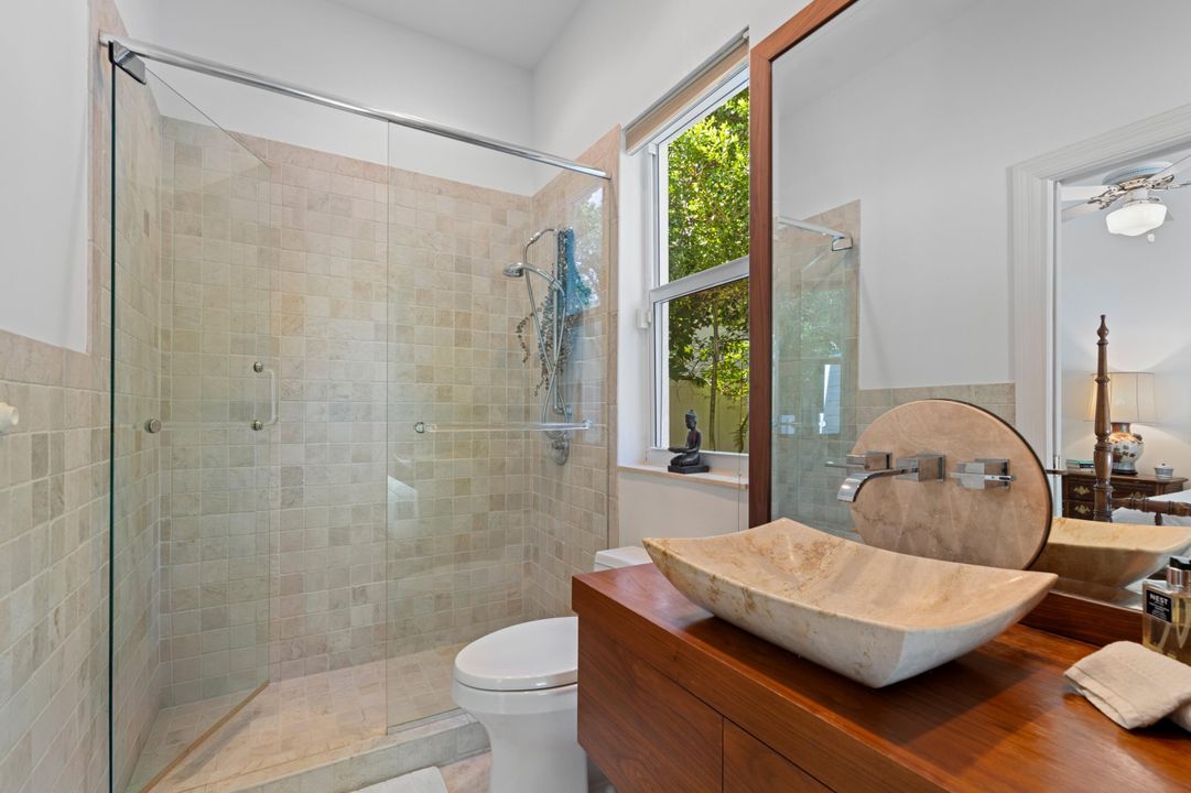 Activo con contrato: $3,375,000 (4 camas, 3 baños, 3462 Pies cuadrados)