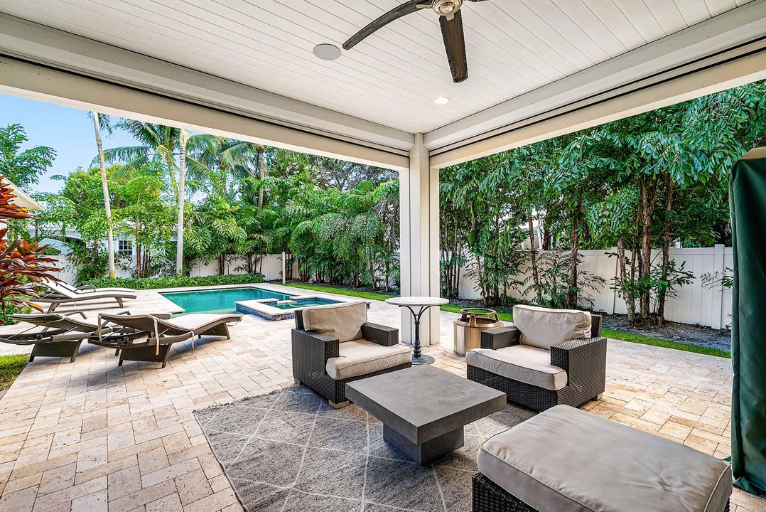 Active With Contract: $3,445,000 (4 beds, 4 baths, 3187 Square Feet)