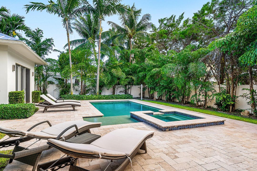 Active With Contract: $3,445,000 (4 beds, 4 baths, 3187 Square Feet)