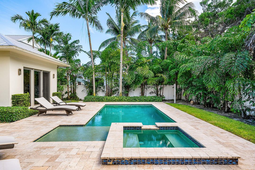 Active With Contract: $3,445,000 (4 beds, 4 baths, 3187 Square Feet)