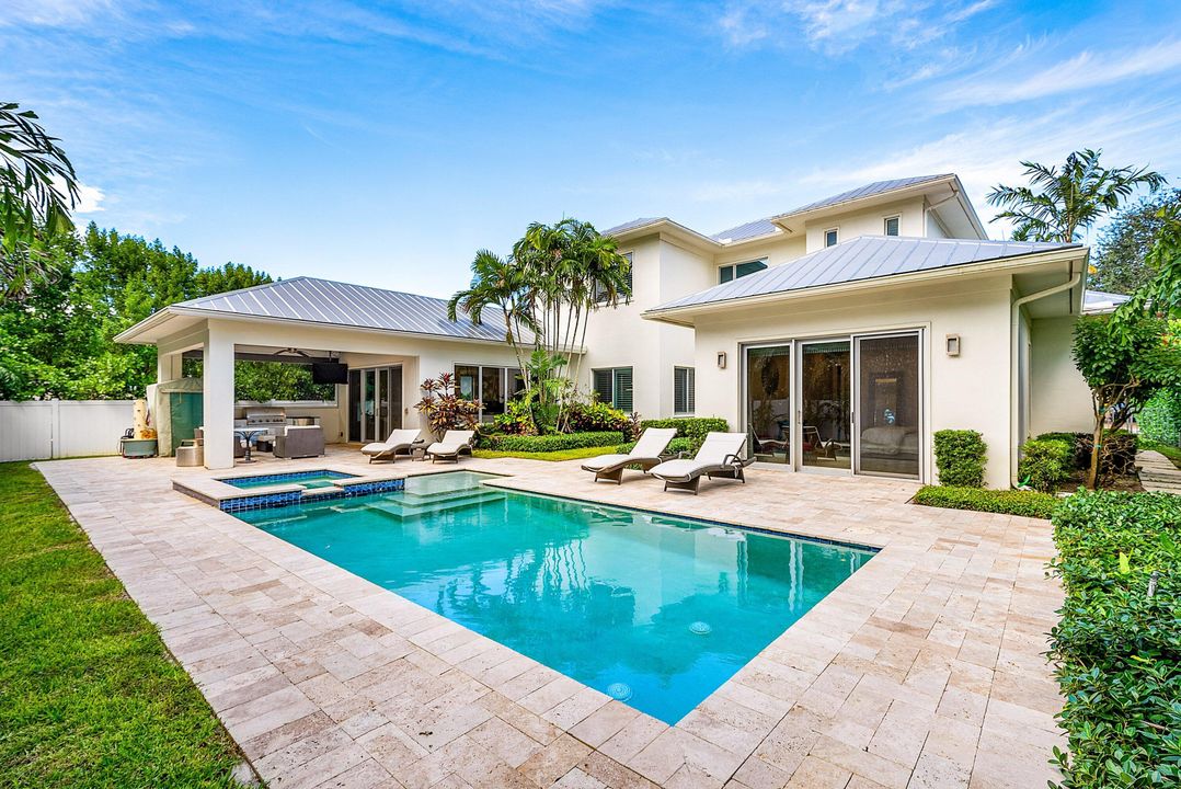 Active With Contract: $3,445,000 (4 beds, 4 baths, 3187 Square Feet)