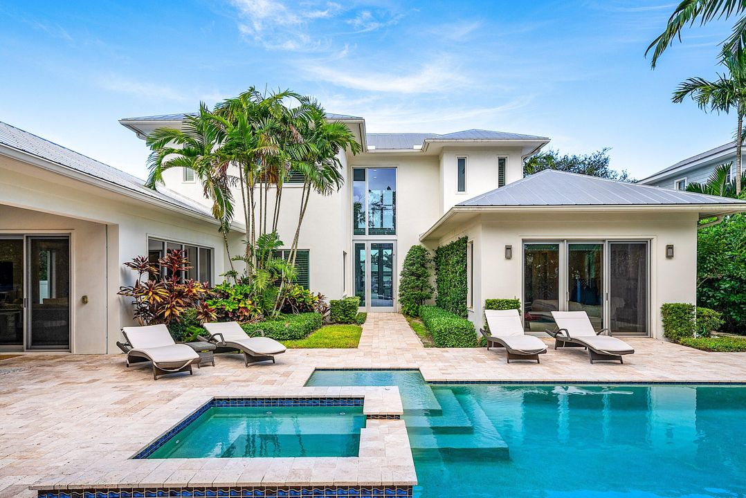 Active With Contract: $3,445,000 (4 beds, 4 baths, 3187 Square Feet)