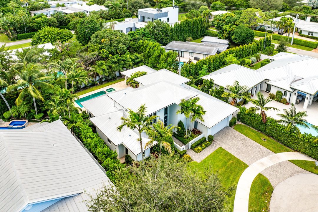 Active With Contract: $3,445,000 (4 beds, 4 baths, 3187 Square Feet)