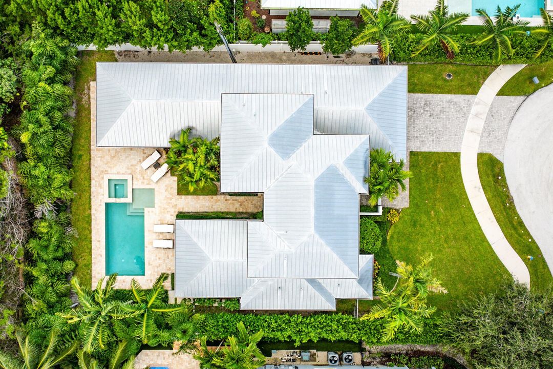 Active With Contract: $3,445,000 (4 beds, 4 baths, 3187 Square Feet)