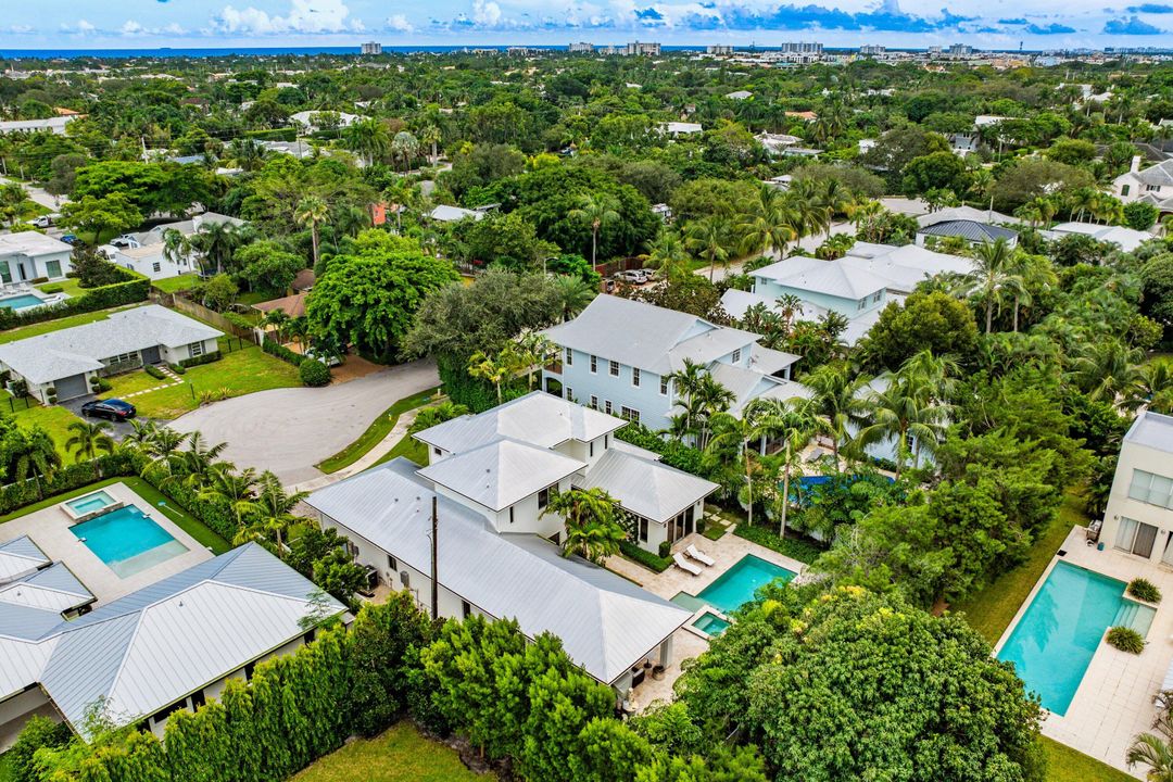 Active With Contract: $3,445,000 (4 beds, 4 baths, 3187 Square Feet)