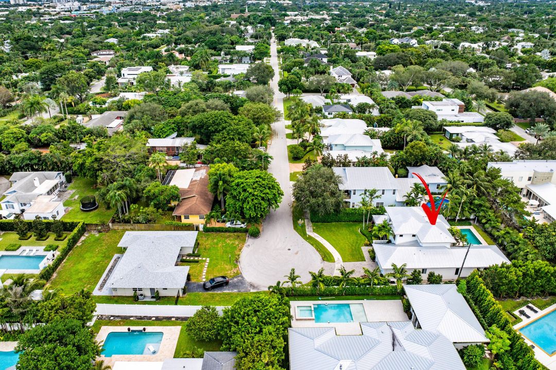 Active With Contract: $3,445,000 (4 beds, 4 baths, 3187 Square Feet)